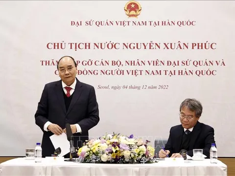 Chủ tịch nước Nguyễn Xuân Phúc gặp cộng đồng người Việt tại Hàn Quốc