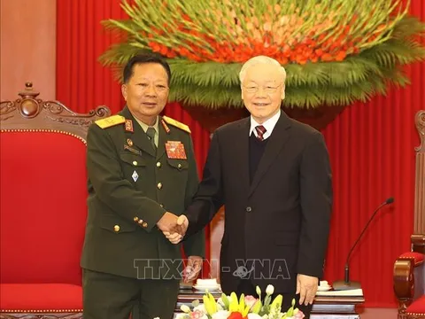 Tổng Bí thư Nguyễn Phú Trọng tiếp Phó Thủ tướng, Bộ trưởng Bộ Quốc phòng Lào