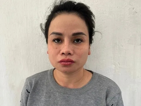 Tạm giữ chủ đại lý vé máy bay chuyên cho tiểu thương nghèo vay lãi nặng