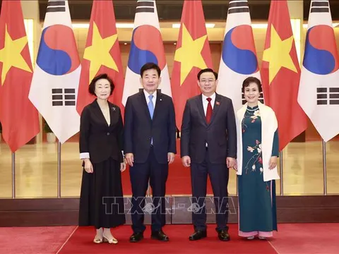 Chủ tịch Quốc hội Vương Đình Huệ đón, hội đàm với Chủ tịch Quốc hội Hàn Quốc