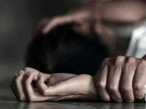 Tạm giữ 2 đối tượng xâm hại tình dục bé gái 14 tuổi ở Hà Nội