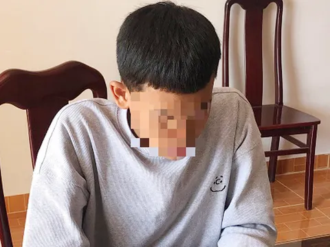 Nam sinh lớp 10 dùng dao đâm chết người vì bênh bạn