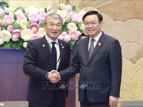 Chủ tịch Quốc hội tiếp Đoàn công tác của Liên đoàn các tổ chức kinh tế Nhật Bản