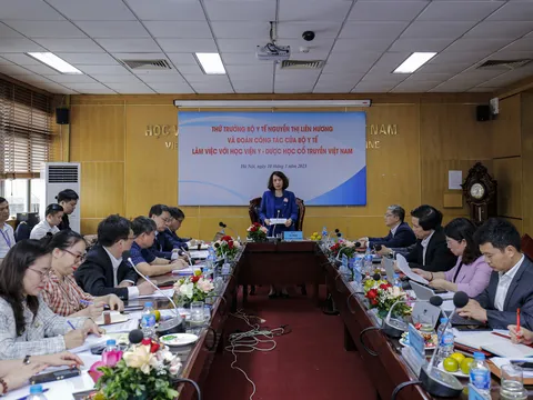 Thứ trưởng Bộ Y tế: Chú trọng nâng cao chất lượng đào tạo nhân lực y dược học cổ truyền