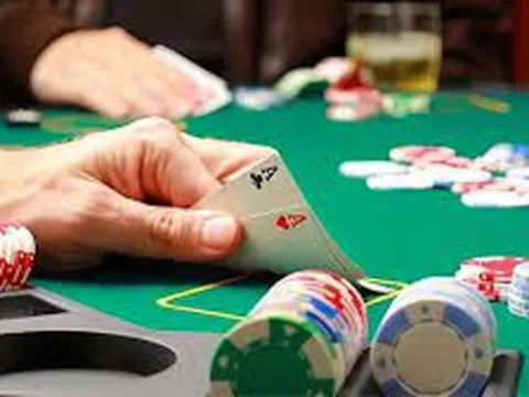 Tạm giữ 22 đối tượng đánh bạc Poker trong khách sạn ở Vĩnh Phúc