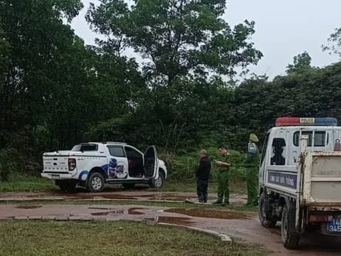 Quảng Ninh: Điều tra vụ 2 vợ chồng tử vong bất thường trên ô tô bán tải