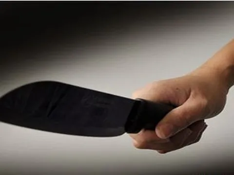 Quảng Ngãi: Nghi án chồng cắt cổ vợ do ghen tuông