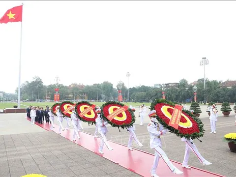 Lãnh đạo Đảng, Nhà nước vào Lăng viếng Chủ tịch Hồ Chí Minh