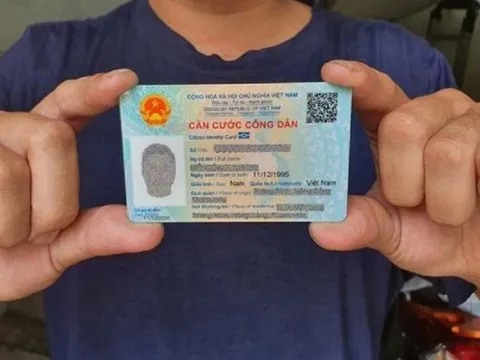 Nhóm người nào bị thu hồi, tạm giữ căn cước công dân?