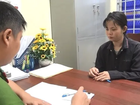 Tạm giữ người mẹ trẻ say rượu đánh con trai 13 tháng tuổi tử vong