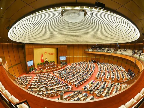 Quốc hội sẽ xem xét giảm thuế GTGT, tăng vốn cho một ngân hàng