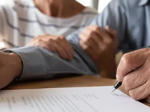 Lập di chúc để lại nhà đất nhưng không cho bán, có được không?