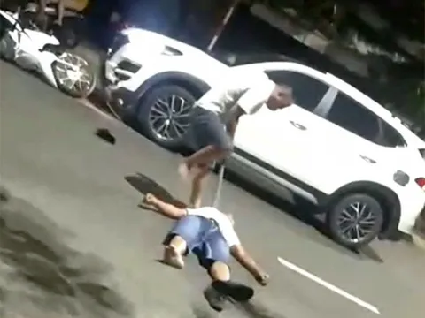 Tạm giữ đối tượng dùng gậy bóng chày đánh người sau va chạm giao thông