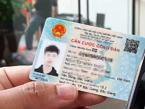 Ra nước ngoài định cư, có bị thu hồi căn cước công dân?