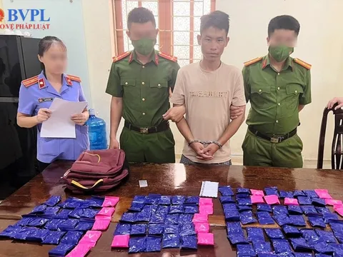 Nghệ An: Bắt đối tượng mua bán trái phép 24.000 viên hồng phiến