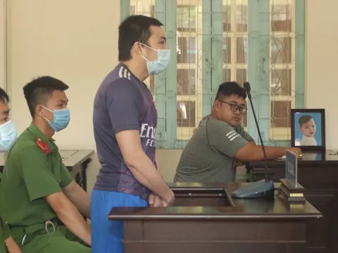 Cha dượng đánh chết con của người tình lĩnh án 10 năm tù