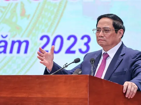 Thực hiện chính sách tiền tệ nới lỏng hơn có trọng tâm, trọng điểm, tiếp tục giảm lãi suất cho vay cho doanh nghiệp