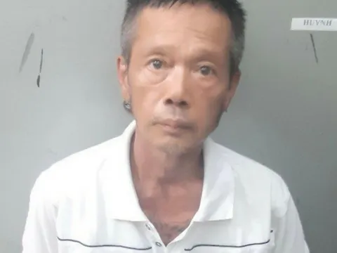 Phạm nhân trộm quần áo và xe máy của cán bộ rồi bỏ trốn