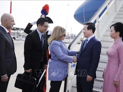 Chủ tịch nước Võ Văn Thưởng tới Rome, bắt đầu thăm cấp Nhà nước Cộng hòa Italy và thăm Tòa thánh Vatican