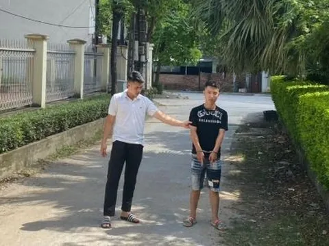 Bắt giữ 2 đối tượng cướp giật tài sản của người già ở Quảng Ninh