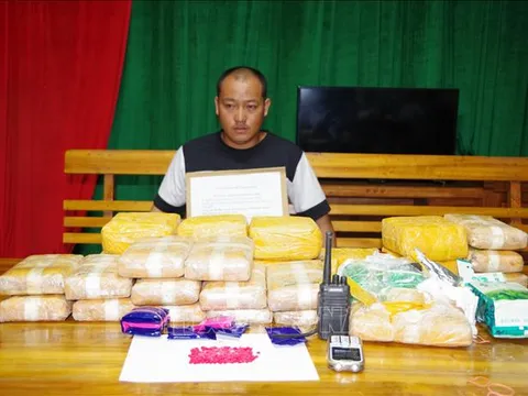 Điện Biên: Bắt đối tượng vận chuyển 96000 viên ma tuý tổng hợp và 11kg ma túy đá