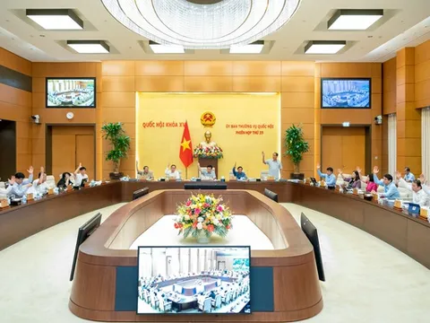 Thông qua Nghị quyết sửa đổi, bổ sung một số điều quy định về chức vụ, chức danh của sĩ quan Công an nhân dân