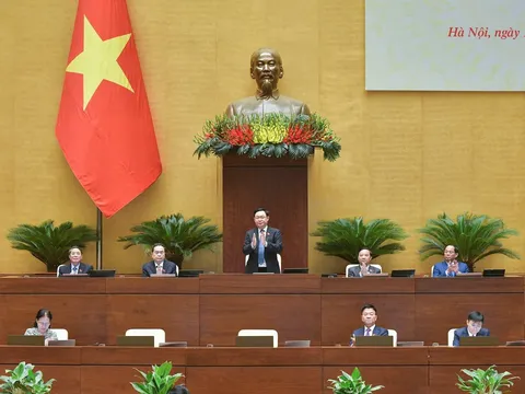 Bắt đầu phiên chất vấn hai bộ trưởng Bộ Tư pháp, Bộ Nông nghiệp và Phát triển nông thôn