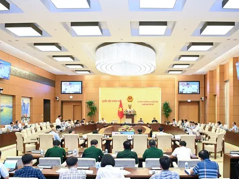 Ủy ban Thường vụ Quốc hội cho ý kiến về dự án Luật Quản lý, bảo vệ công trình quốc phòng và khu quân sự