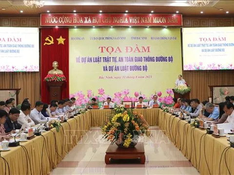 Tọa đàm về dự án Luật Trật tự, an toàn giao thông đường bộ và dự án Luật Đường bộ