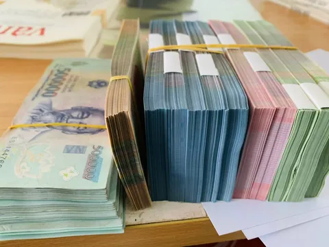 Mở rộng cánh cửa tín dụng chính thức để siết chặt 'tín dụng đen'