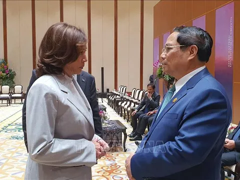 Thủ tướng Phạm Minh Chính gặp Phó Tổng thống Hoa Kỳ