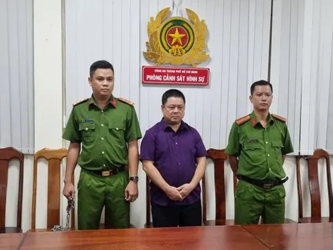 Bắt 2 đối tượng nhận 100.000 USD 'chạy án' cho cựu Cục trưởng Cục Đăng kiểm Việt Nam