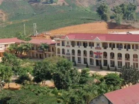 Tạm giữ khẩn cấp nhân viên bếp nghi bỏ độc vào thức ăn của học sinh ở Sơn La