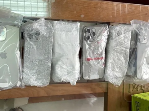 Đà Nẵng: Khởi tố đối tượng buôn lậu 20 iPhone 15 vào Việt Nam