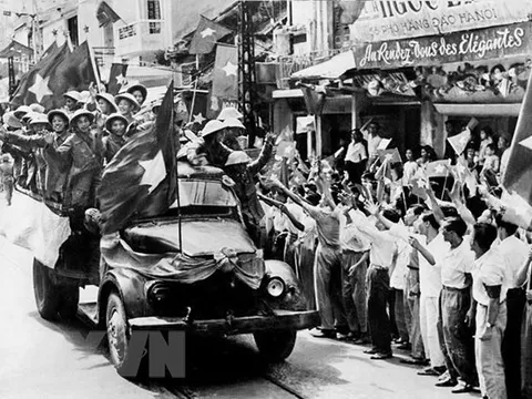 Kỷ niệm 69 năm Ngày Giải phóng Thủ đô: Hà Nội ngày khải hoàn