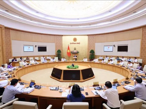 Thủ tướng: Tiếp tục tập trung tháo gỡ khó khăn cho sản xuất kinh doanh