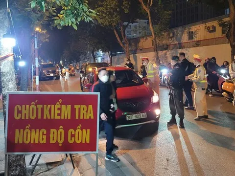 Tài xế không vi phạm, CSGT có được dừng xe kiểm tra nồng độ cồn?