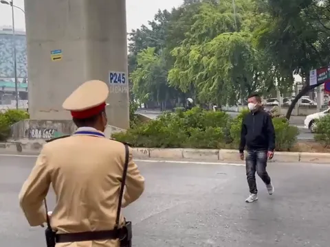 Đi bộ sang đường, cần lưu ý những điều này để tránh bị phạt oan