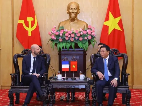 Nâng tầm hợp tác đào tạo cán bộ, nghiên cứu khoa học hành chính công Việt Nam - Pháp