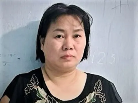 Công an phá 'ổ' mại dâm tại TP.HCM, nhiều mánh khoé của 'tú bà' 40 tuổi bị lật tẩy