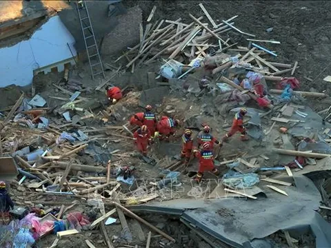 Điện thăm hỏi về trận động đất tại Trung Quốc