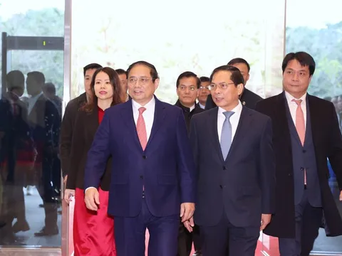 Thủ tướng dự phiên họp toàn thể về ngoại giao kinh tế tại Hội nghị Ngoại giao lần thứ 32