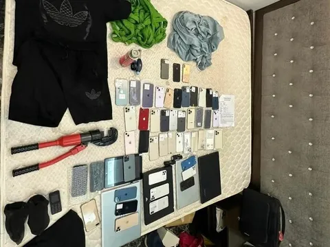 Bắt đối tượng đột nhập cửa hàng lấy trộm 54 chiếc iPhone