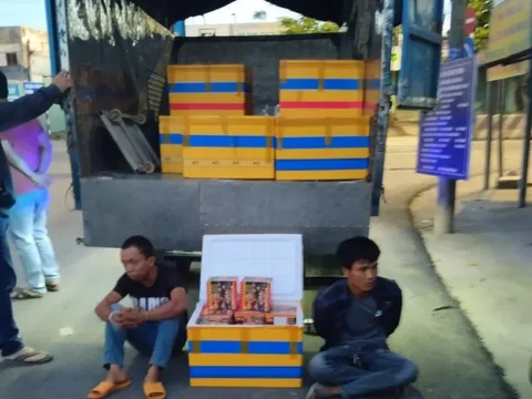 Tây Ninh: Bắt giữ đối tượng vận chuyển hơn 6,3 tạ pháo lậu