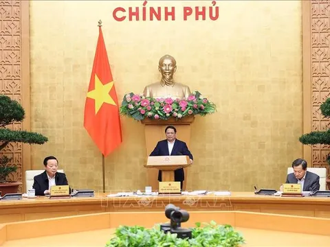 Đổi mới và đầu tư nhiều hơn nữa cho công tác xây dựng pháp luật, hoàn thiện thể chế