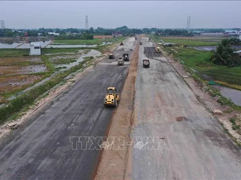 Đẩy nhanh tiến độ đầu tư xây dựng các dự án, công trình hạ tầng giao thông