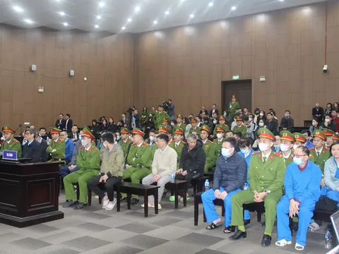 Xét xử đại án Việt Á: Những chuyến bay mang triệu USD cho cựu phó phòng