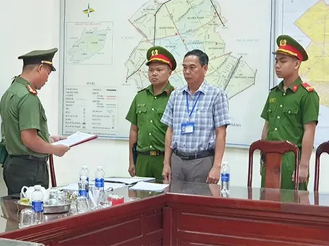 Bắt tạm giam Phó Chủ tịch huyện Phụng Hiệp, tỉnh Hậu Giang