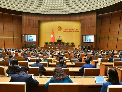Quốc hội thông qua Luật Đất đai (sửa đổi) và Luật Các tổ chức tín dụng (sửa đổi)