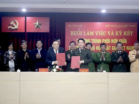 Hội Luật gia Việt Nam và Bộ Công an ký kết chương trình phối hợp